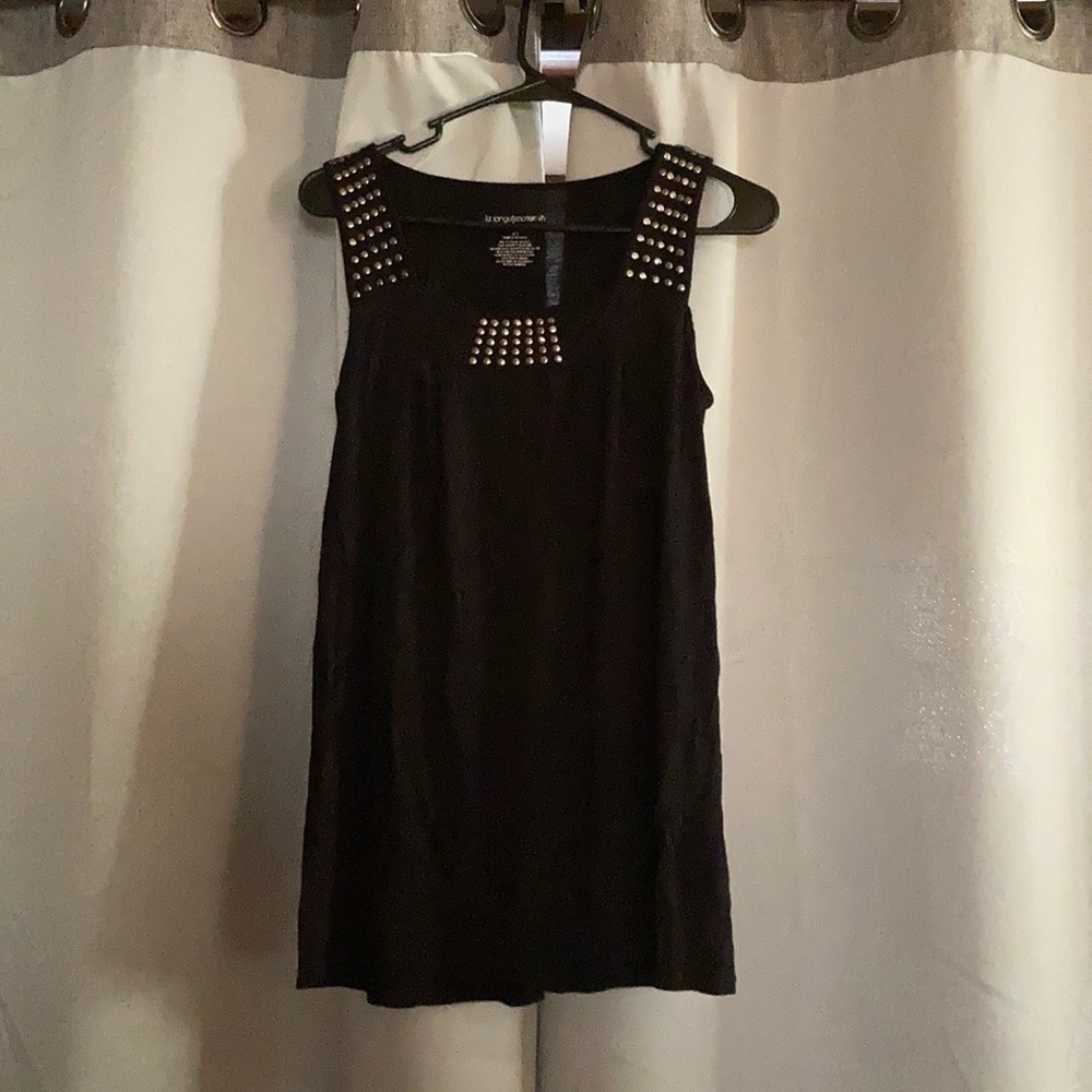 Long flowy tank top with metal decal
